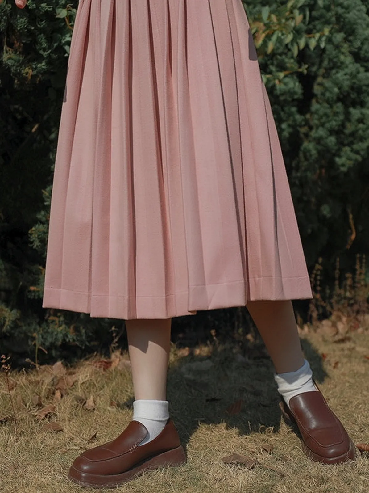 Pretty in Pink Wool Pleated Skirt