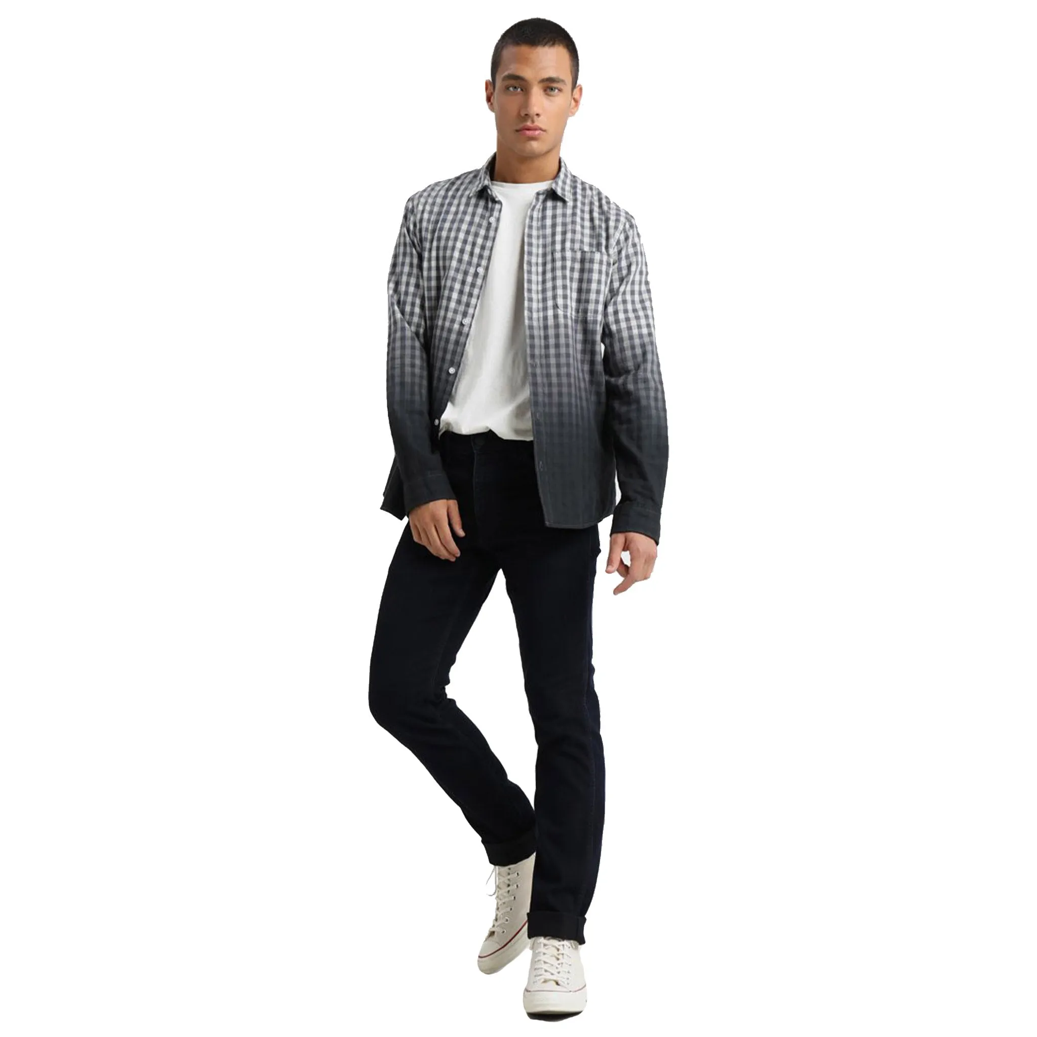 Certainly! Heres an optimized product title for the e-commerce listing:

Wrangler Mens Greensboro Stretch Jeans - Black Back Finish

This title includes descriptive modifiers like Mens to specify the target audience and Finish to suggest a particular style or treatment.